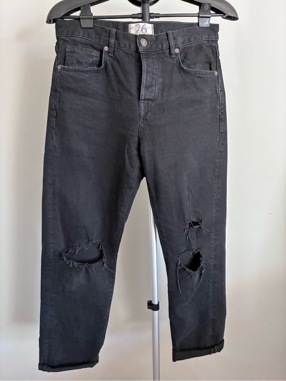 Free People We The Free Black Distressed Straight Jeans Women’s 26 Raw Hem